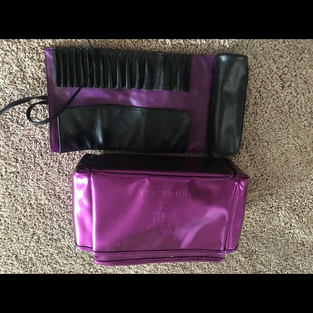 Younique makeup bag and brush bag